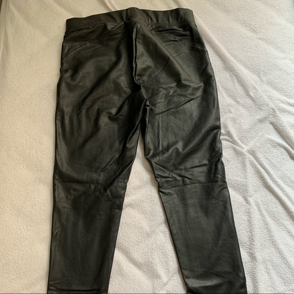 ONE5ONE™ Solid Faux Leather 4-Way Stretch Legging - Picture 3 of 5